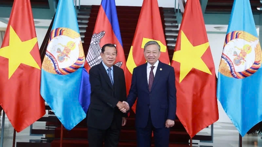 Senior leaders vow to cement Vietnam – Cambodia relations